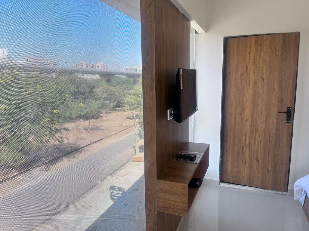 Hotel Seven أحمد أباد المظهر الخارجي الصورة