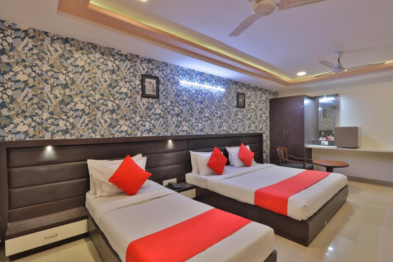 Hotel Seven أحمد أباد المظهر الخارجي الصورة